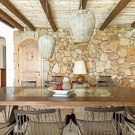Luxe Cote Stay- Elegant Villa