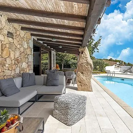 Luxe Cote Stay- Elegant Hotel